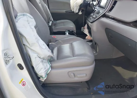 2018 Toyota Sienna Xle 8 Passenger z USA, uszkodzony, nr VIN 5TDYZ3DC6JS919708